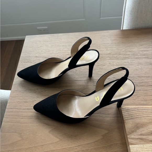 Unisa Elegant Black Pointed Heels - Picture 1 of 6